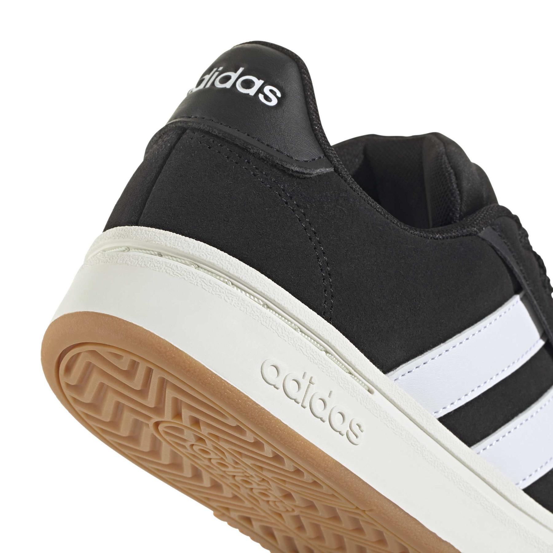 product/a/d/adidas_jp9771_8_footwear_photography_detail_view_1_white-nw091625.jpg