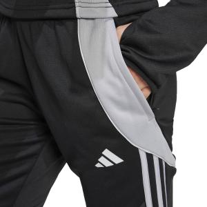 product/a/d/adidas_ix7887_7_apparel_on_model_detail_view_1_white.jpg