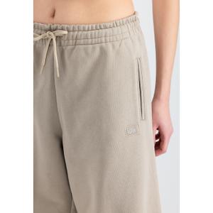 product/a/l/alpha-industries_146050-679_vintage-sand_5.jpg