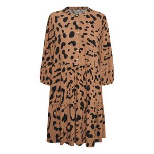 50109823-181030-women-s-dress-culture-drea-thrush